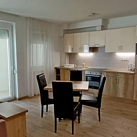 Appartement Ii Szentharomsag Resty *